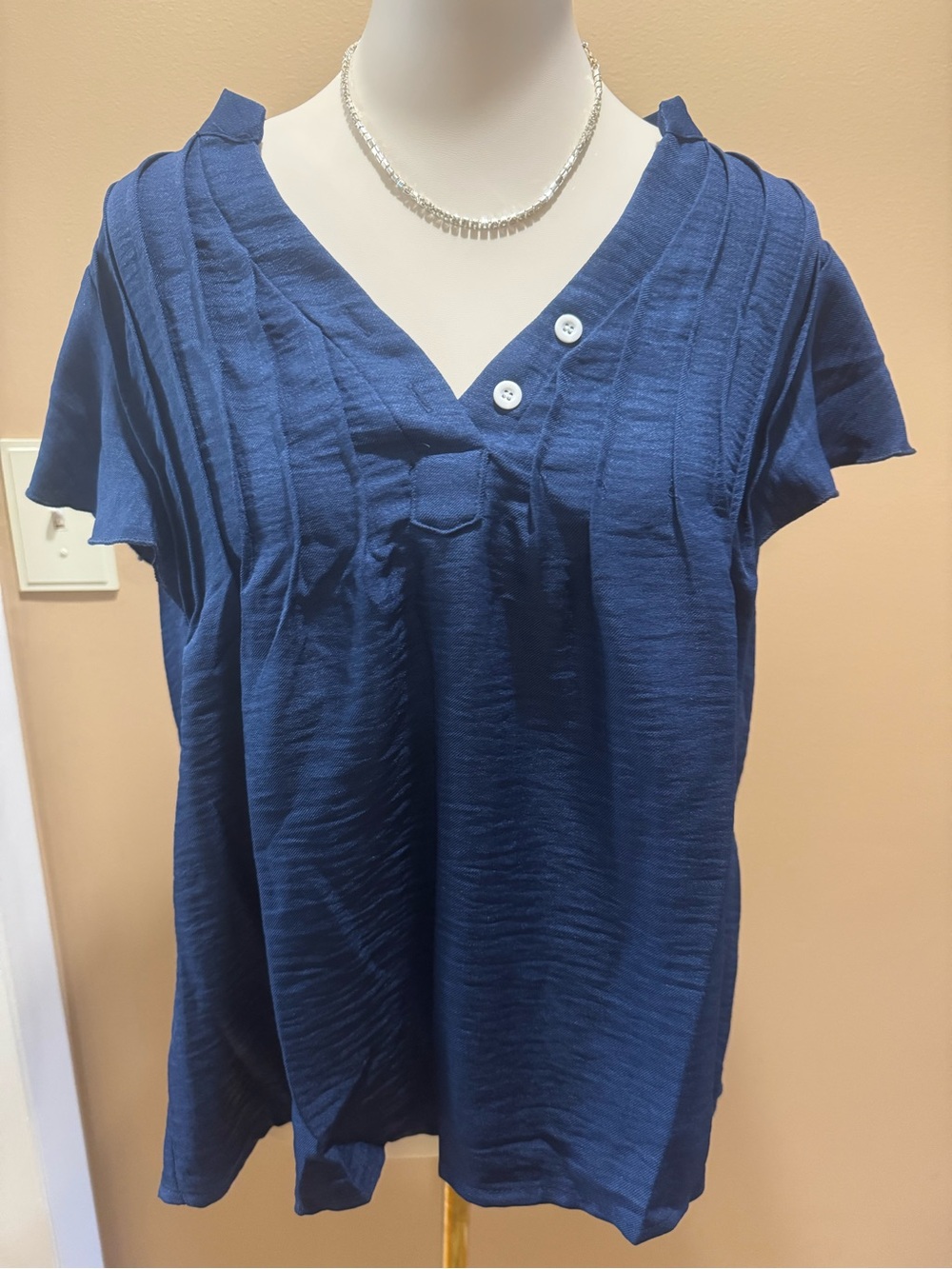 Women's Navy Short-Sleeve V-Neck Pintuck Top